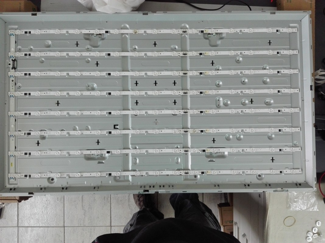 TK204 SAMSUNG UE46F5070SS TRAKE 8X15LED
